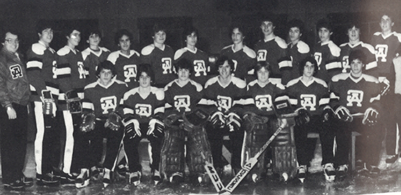 1982-83校冰球队 
